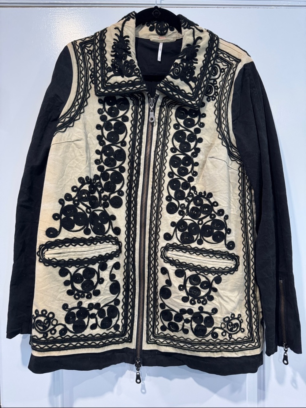 Free People Black & Tan Boho Embroidered Stitch Quills jacket Size Medium - Picture 3 of 10